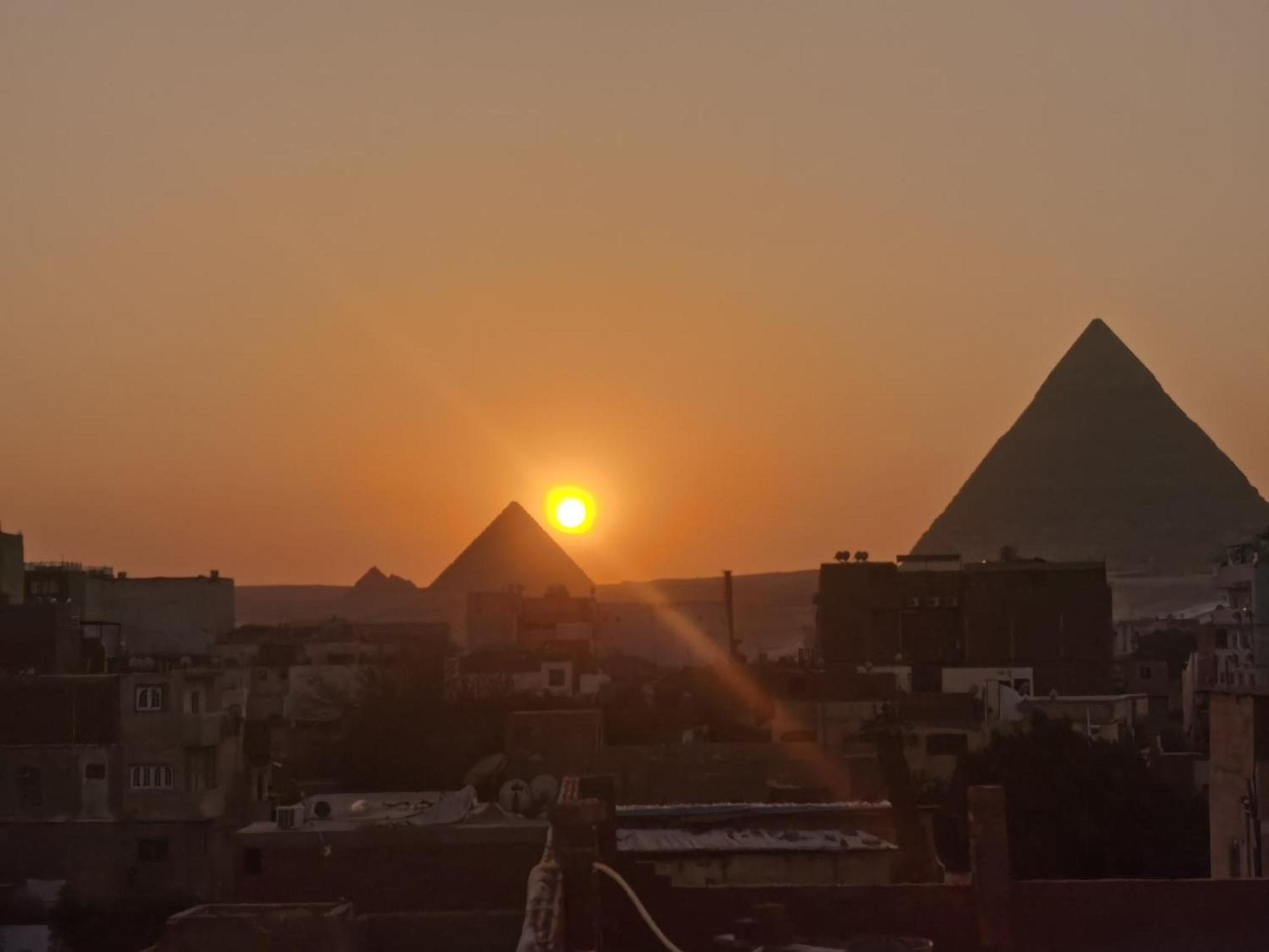 The View Pyramids Hotel Kafret el-Gabal Esterno foto
