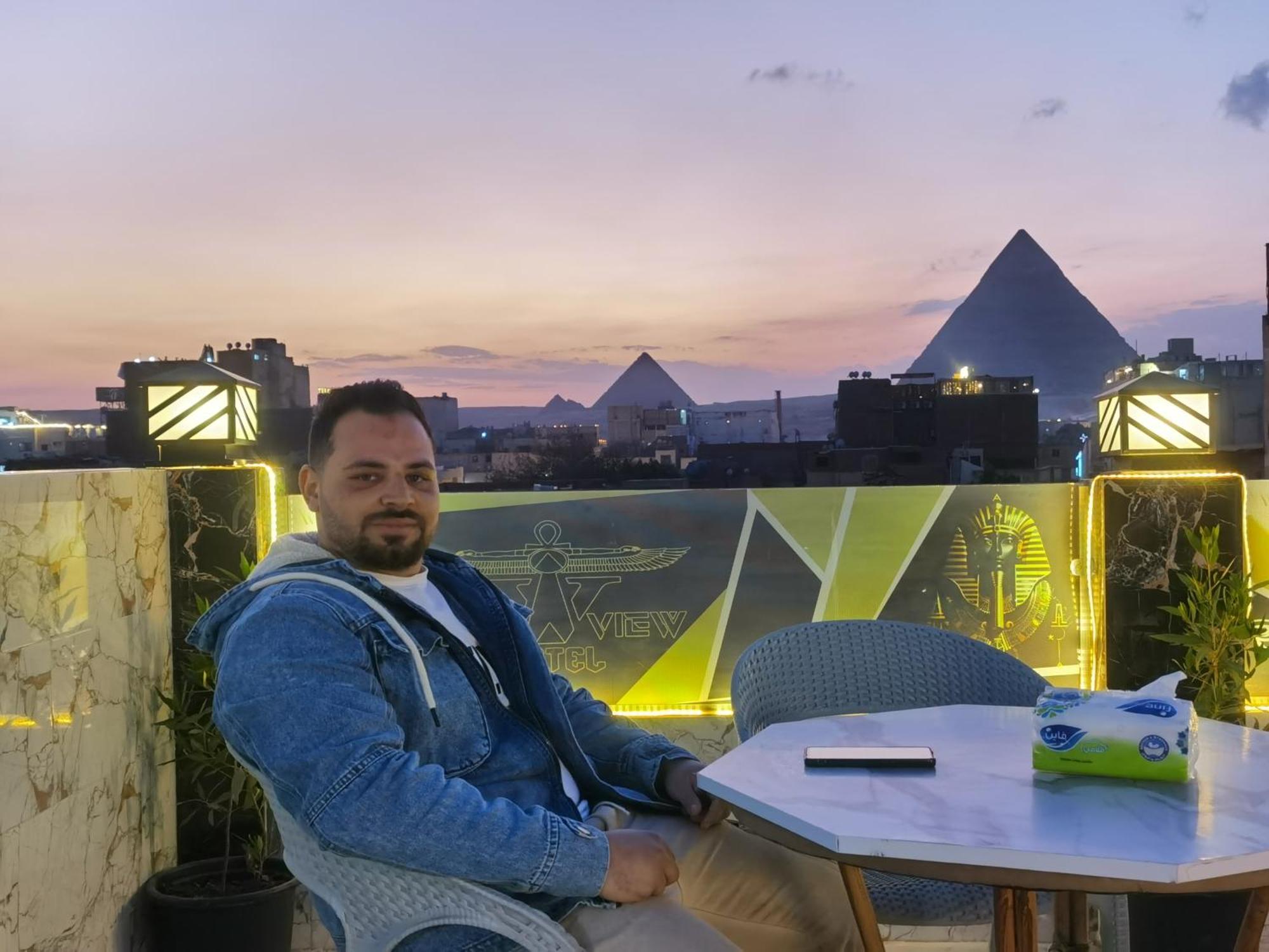 The View Pyramids Hotel Kafret el-Gabal Esterno foto